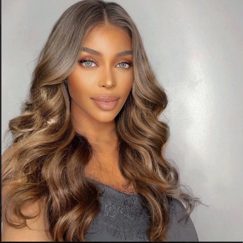 Brown wig
